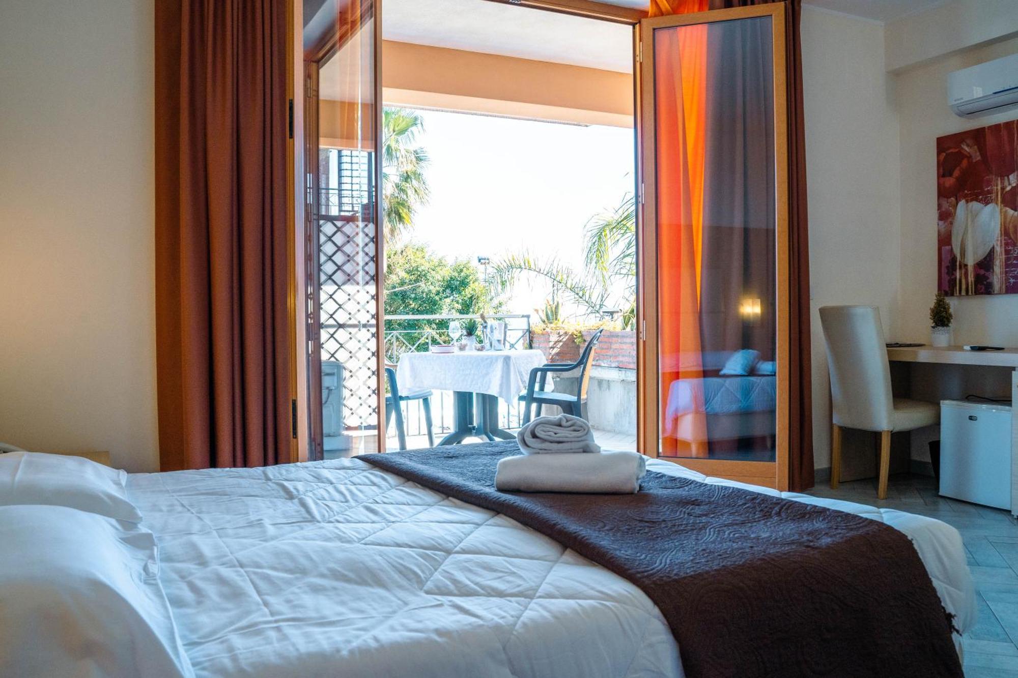Taormina Hotel Calipso Mazzeo Ngoại thất bức ảnh