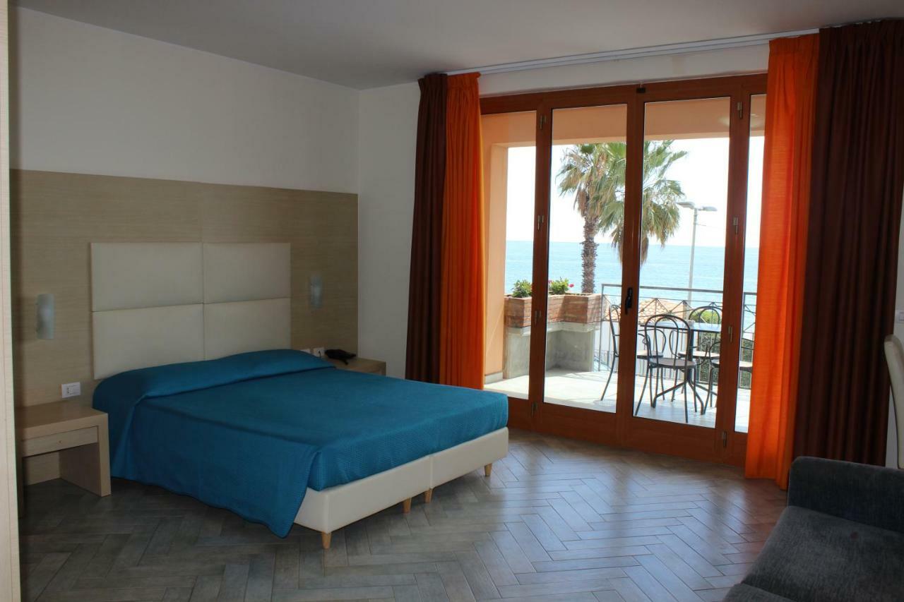 Taormina Hotel Calipso Mazzeo Ngoại thất bức ảnh
